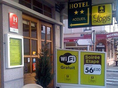 Contact Du Commerce Et Son Restaurant Cote A Cote