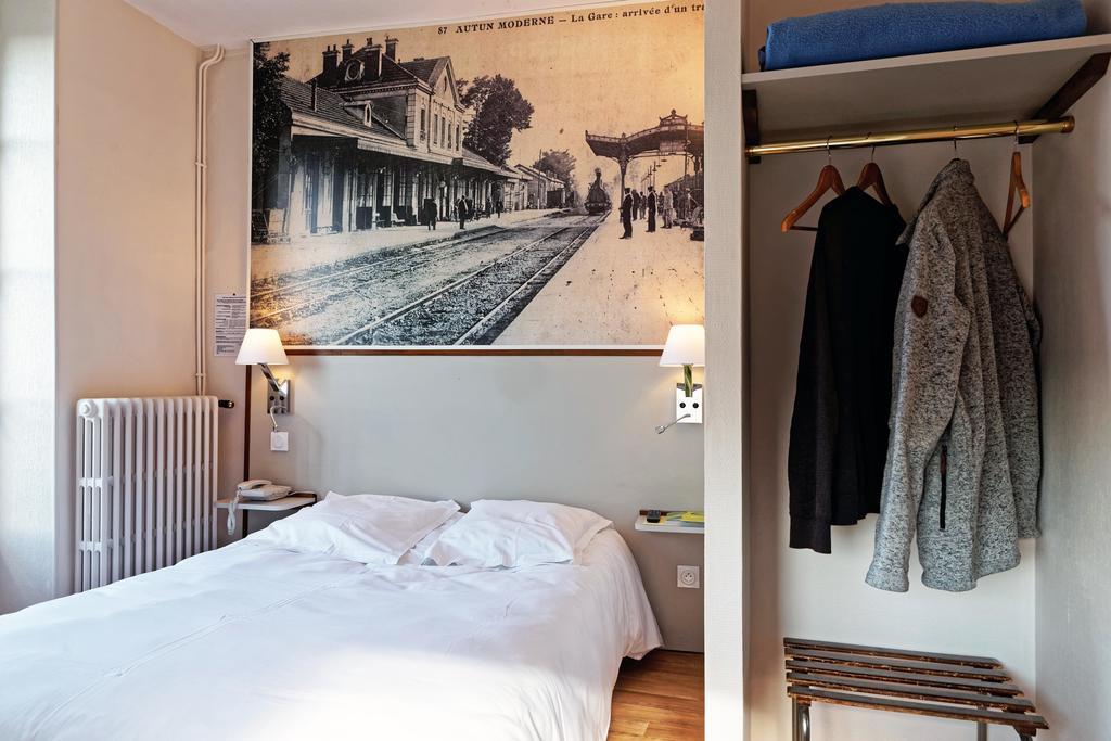 Contact Du Commerce Et Son Restaurant Cote A Cote Hotel 3*
