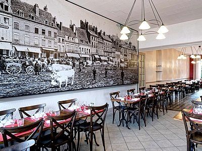 Hotel Contact Du Commerce Et Son Restaurant Cote A Cote