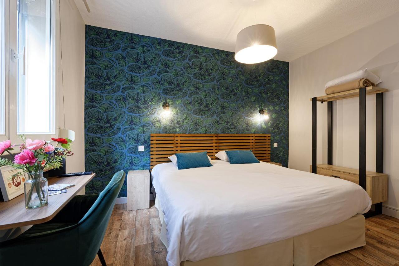 Hotel Contact Du Commerce Et Son Restaurant Cote A Cote