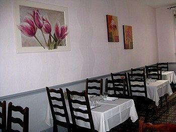 Contact Du Commerce Et Son Restaurant Cote A Cote Hotel 3*